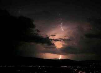 Hindistan’da Yıldırım Felaketi: 15 Kişi Hayatını Kaybetti hindistanda-yldrm-felaketi-15-kii-hayatn-kaybetti